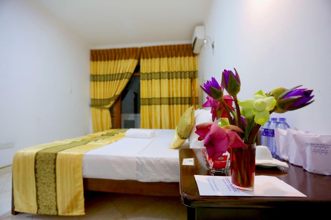 Hotel Mahaweli Spring Sirimalwatta Kültér fotó